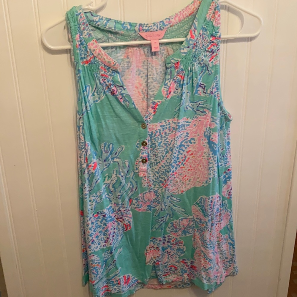VGUC Lilly Pulitzer Essie top